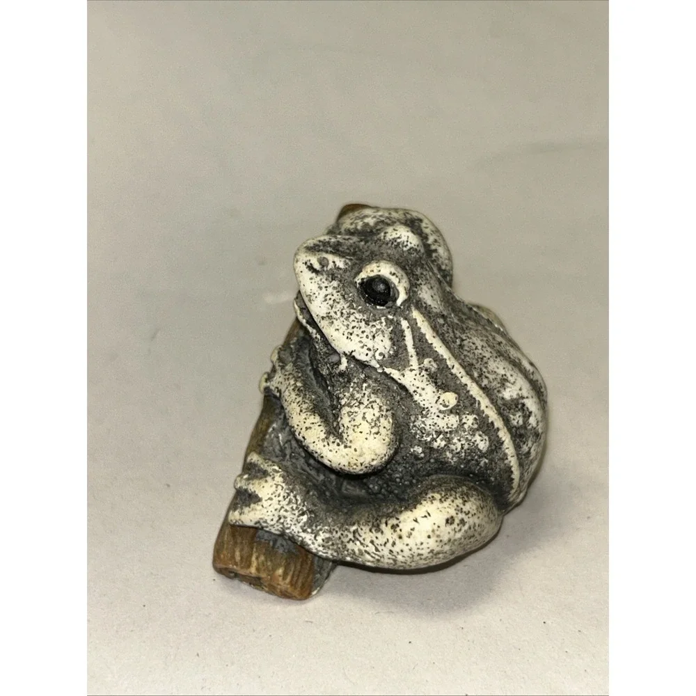 Vintage Frog Holding a Log Figurine Garden Decor